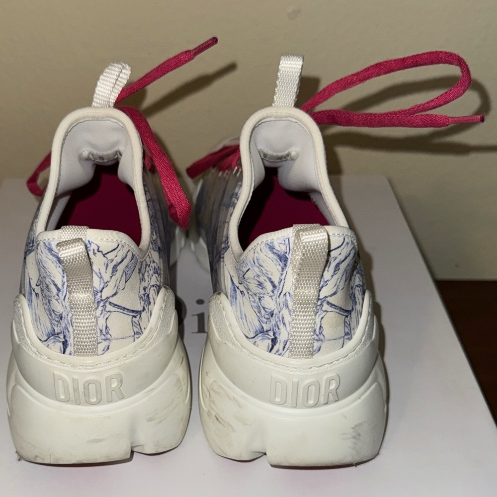 Dior D-Connect "Around the World" or "Map Print" sneakers size 39 - 9 US